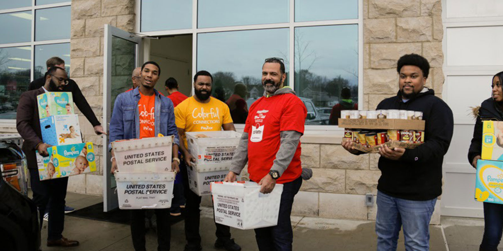 Employees with donations outside of community service center