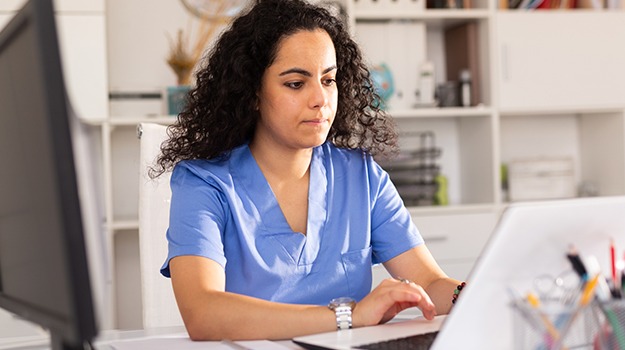 nurse reviewing industry salaries