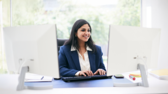 woman using workforce management best practices