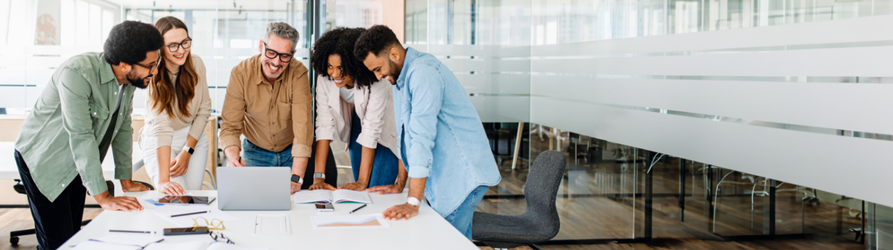 A Working Environment 10 Types of Work Environments [With Examples