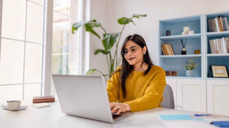 women using an hris