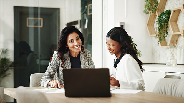 hr professionals working to achieve smart HR goals