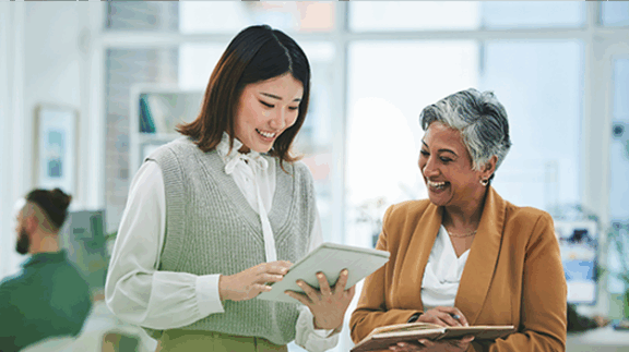 hr employees using a digitial payroll calendar template