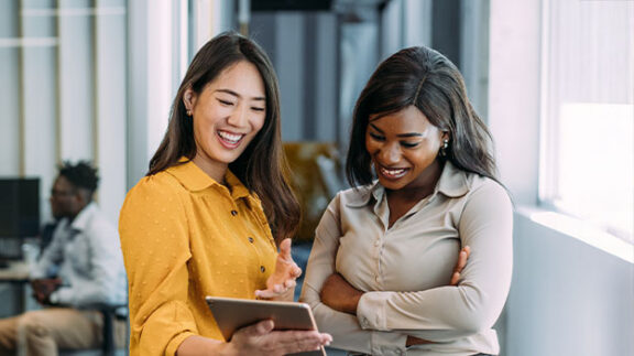 HR leaders analyzing part-time hours