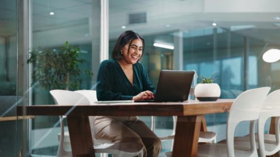 professional using a white label software