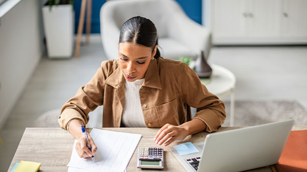 an employee analyzing her PTO accrual