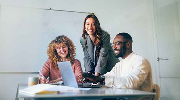 HR professionals at device